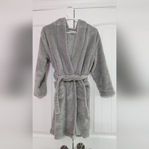 Kids Pottery Barn Plush Robe in Grey size 8-10